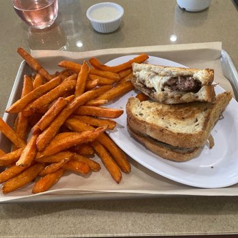 That Dam Place - Yummmmmmm! - American Near Me - Folsom, California That Dam Place - Yummmmmmm! - American Near Me - Folsom, California