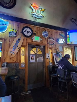 Pour House Bar & Grill by null