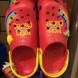 santa crocs