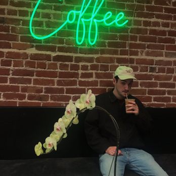 Tellus Coffee - Drink Area - Coffee Roasteries Near Me - Walnut Creek, California