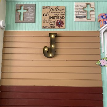 Speak To Miss J - Momma's House Treats and Eats Ice Cream Shop - Ice Cream & Frozen Yogurt Near Me - Lebanon, Illinois Speak To Miss J - Momma's House Treats and Eats Ice Cream Shop - Ice Cream & Frozen Yogurt Near Me - Lebanon, Illinois