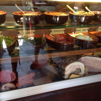 Il Crudo - De haut en bas, choix des sauces, choix des légumes et choix des charcuteries et fromages ! - Wine Bars Near Me - Pisa, PI