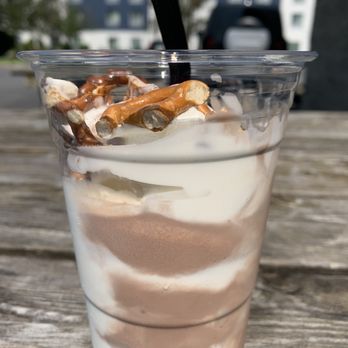 Kurver Kreme - Vanilla/Chocolate Twist with pretzels - Ice Cream & Frozen Yogurt Near Me - Albany, New York