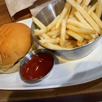 Tap & Barrel - Convention Centre - Kids burger and fries - Comfort Food Near Me - Vancouver, British Columbia
