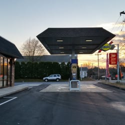 Sunoco Bernardston - Full service pumps