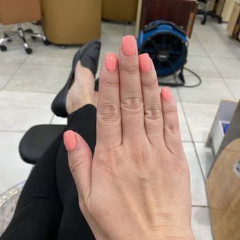 Night Light Nail Salon - I love this color on me!! Once you shellac, you don't wanna go back! Lol - Nail Salons Near Me - Seattle, Washington