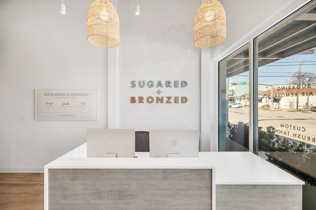 SUGARED + BRONZED Logo