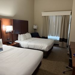 Comfort Inn & Suites Salina North - Room