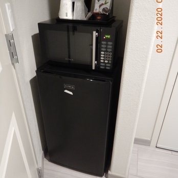 La Quinta Inn & Suites by Wyndham Clovis CA - Small refrigerator, microwave, and coffee maker - Hotels Near Me - Clovis, California