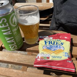 An Tigh Seinnse - Great snack for a sunny Portnahaven afternoon. Highly recommend the Finlaggan IPA.