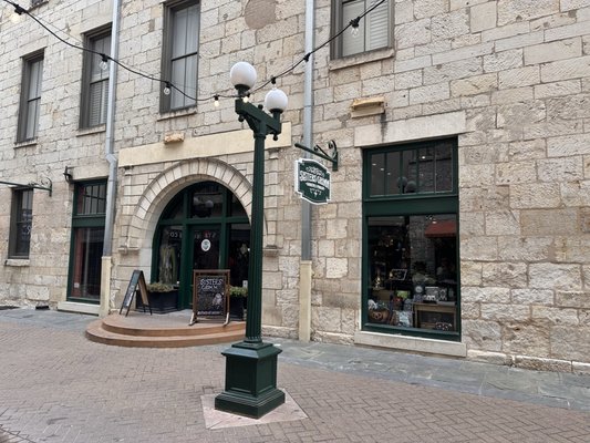 Sisters Grimm Ghost Tours & Oddities Parlor by null
