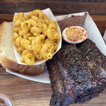 Juicy Pig Barbecue - Barbeque Near Me - Denton, Texas Juicy Pig Barbecue - Barbeque Near Me - Denton, Texas