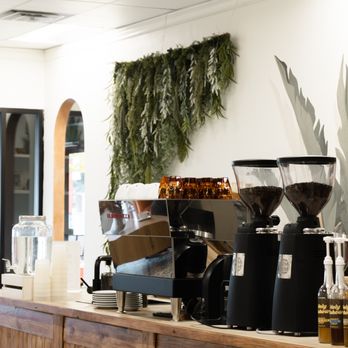 Carino Coffeehouse - Coffee Roasteries Near Me - Vancouver, Washington