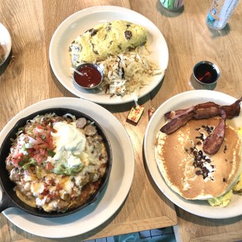 Martha's - Huevos Playa, Cakes & Eggs, and Sausage Mushroom white cheddar omelet - American Near Me - Hermosa Beach, California