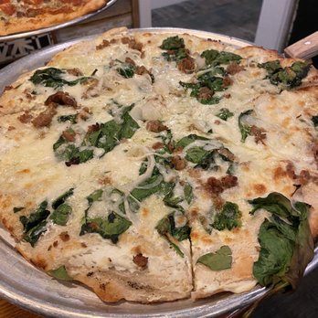 Craft 31 - The Karen Combo Thin Crust Pizza - Pizza Near Me - Williamsburg, Virginia Craft 31 - The Karen Combo Thin Crust Pizza - Pizza Near Me - Williamsburg, Virginia