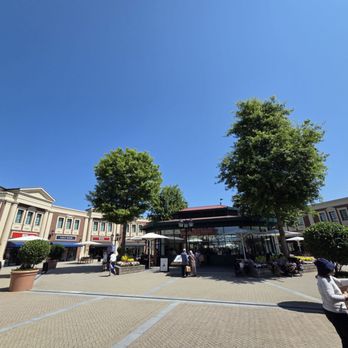 McArthurGlen Designer Outlet - Outlet Stores Near Me - Richmond, British Columbia