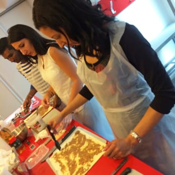 Cook & Go - En plein travail - Cooking Schools Near Me - Paris, 75 Cook & Go - En plein travail - Cooking Schools Near Me - Paris, 75