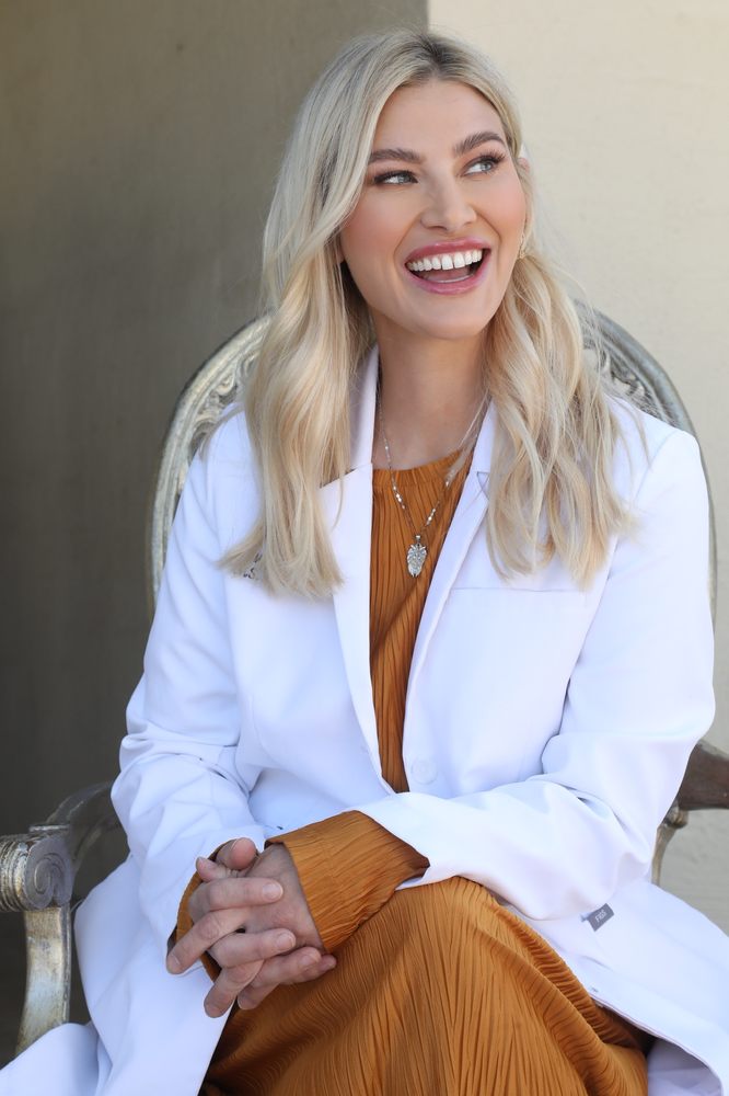 Aesthetic IQ Clinic Logo