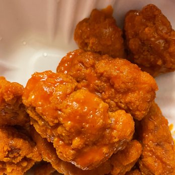 Portway Tavern - fried chicken nuggies in a styrofoam container - New American Near Me - Astoria, Oregon