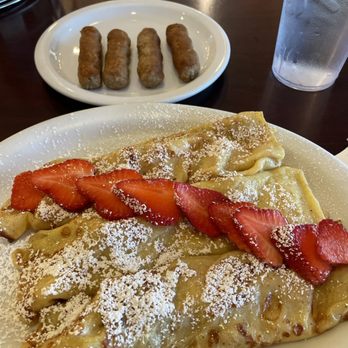 Eggs 'n Things - Strawberry crepes and Link sausages - Breakfast & Brunch Near Me - Honolulu, Hawaii Eggs 'n Things - Strawberry crepes and Link sausages - Breakfast & Brunch Near Me - Honolulu, Hawaii