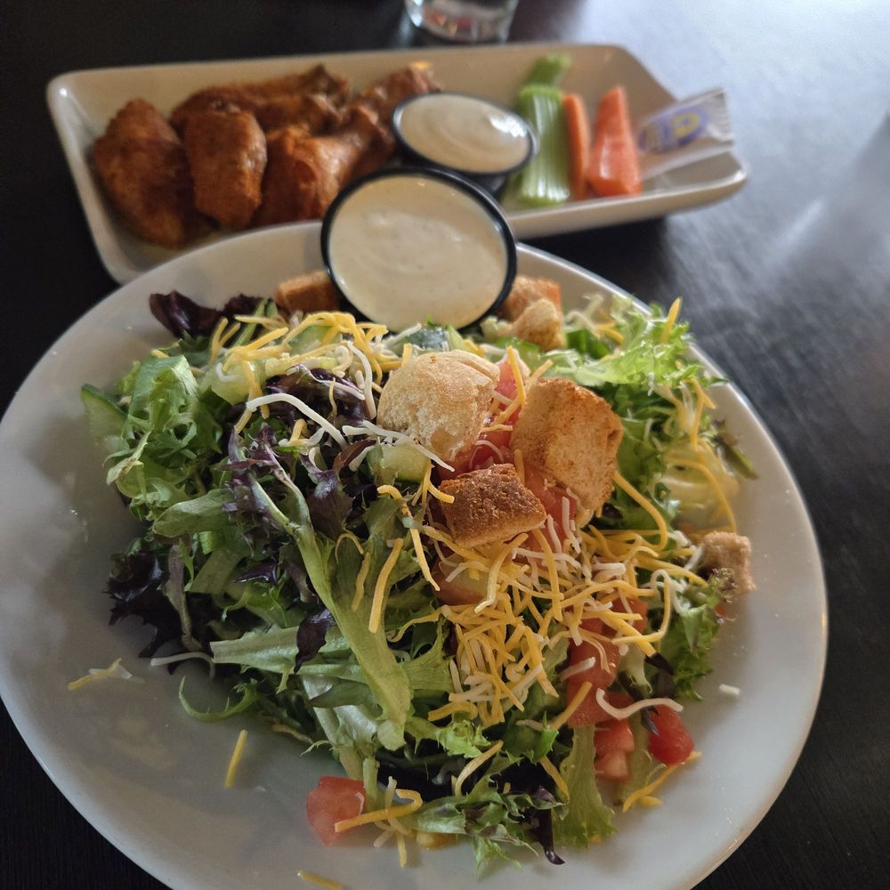 Metropolitan Bar & Grill - Side salad - New American Near Me - Englewood, Colorado Metropolitan Bar & Grill - Side salad - New American Near Me - Englewood, Colorado