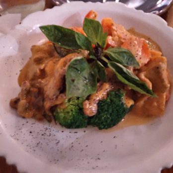 Jinda Thai Restaurant - Curry - Thai Near Me - Abbotsford, VIC