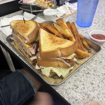 Diamond's Bistro & Gaming - Bistro club sandwich - American Near Me - Litchfield, Illinois Diamond's Bistro & Gaming - Bistro club sandwich - American Near Me - Litchfield, Illinois