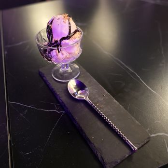 Champagne & Chocolate - The Bitchen Sundae - Chocolatiers & Shops Near Me - Reno, Nevada