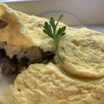 Kanab Bakery - omelette with mushrooms, spinach, and swiss cheese - Bakeries Near Me - Kanab, Utah Kanab Bakery - omelette with mushrooms, spinach, and swiss cheese - Bakeries Near Me - Kanab, Utah
