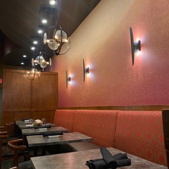 Crew - Interior - New American Near Me - Poughkeepsie, New York