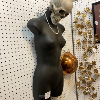 Antiques On Pierce - Decor - Antiques Near Me - Milwaukee, Wisconsin