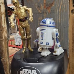 Roanoke Antique Mall - Some Star Wars figurines.