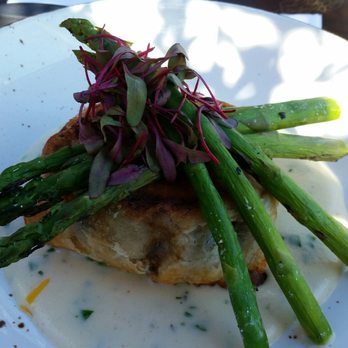 The Attic - Portobellington: Sweet Gravy and Delicious Asparagus. - Breakfast & Brunch Near Me - Long Beach, California