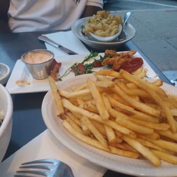 Luxe Bar & Grill - Fries - Burgers Near Me - Birmingham, Michigan Luxe Bar & Grill - Fries - Burgers Near Me - Birmingham, Michigan
