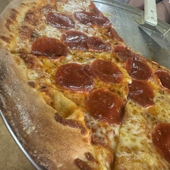 Fratelli Pizza - Italian Near Me - Burnet, Texas