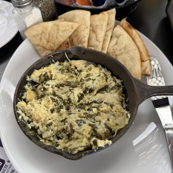 Bungalow Bar - Spinach Artichoke Dip - American Near Me - Queens, New York