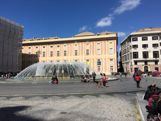 Piazza De Ferrari by null