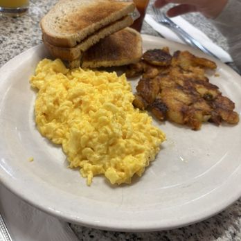 Maureen's Kitchen - Breakfast & Brunch Near Me - Smithtown, New York Maureen's Kitchen - Breakfast & Brunch Near Me - Smithtown, New York