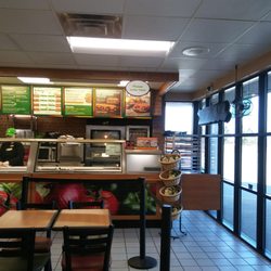 J & H Family Store - Subway dining room