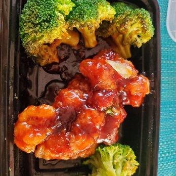 Kumo 27 - Inedible General Tsaos chicken... balled up chicken skin, tasted wrong, threw it in garbage - Sushi Bars Near Me - Kendall Park, New Jersey Kumo 27 - Inedible General Tsaos chicken... balled up chicken skin, tasted wrong, threw it in garbage - Sushi Bars Near Me - Kendall Park, New Jersey
