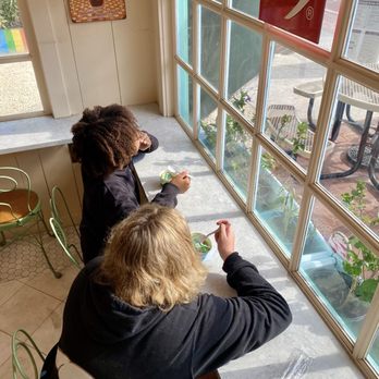 Boops - Boops' cute window seating - Coffee & Tea Near Me - Captiva, Florida Boops - Boops' cute window seating - Coffee & Tea Near Me - Captiva, Florida