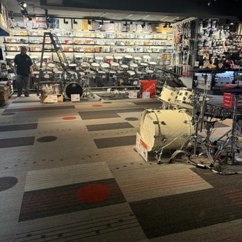 Guitar Center - Musical Instruments & Teachers Near Me - Hollywood, California Guitar Center - Musical Instruments & Teachers Near Me - Hollywood, California