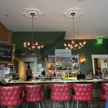 Mama’s on Main - Wine Bars Near Me - Covington, Kentucky