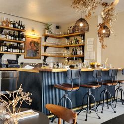 Restaurant Lola - Interior (2/3/24)