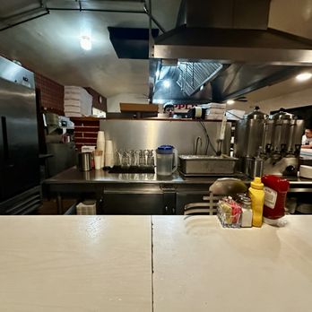 The Apple Pan - Counter view (west side) - Burgers Near Me - Los Angeles, California The Apple Pan - Counter view (west side) - Burgers Near Me - Los Angeles, California