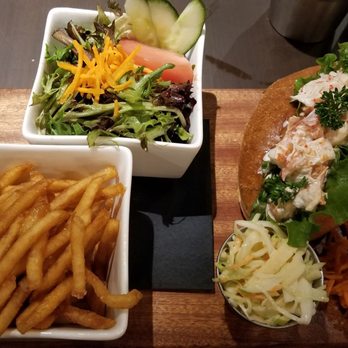 Lobster Burger Bar - Bars Near Me - Toronto, Ontario Lobster Burger Bar - Bars Near Me - Toronto, Ontario