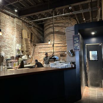 BAR - Pizza Near Me - New Haven, Connecticut