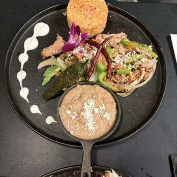 Lujos Cocina Mexicana - Chicken fajita, no tortillas - Mexican Near Me - Gilbert, Arizona Lujos Cocina Mexicana - Chicken fajita, no tortillas - Mexican Near Me - Gilbert, Arizona