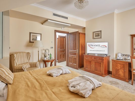 Hotel Romance by null