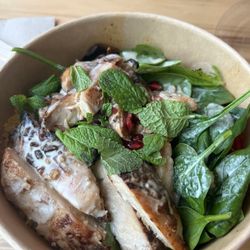 beets&roots - Levante chicken bowl